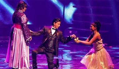 SRK delivers power-packed performance in Jakarta